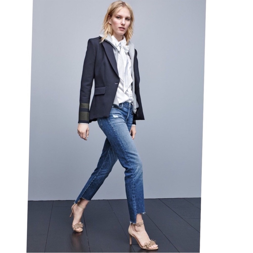 Frame Le High Straight in Carroll Wash